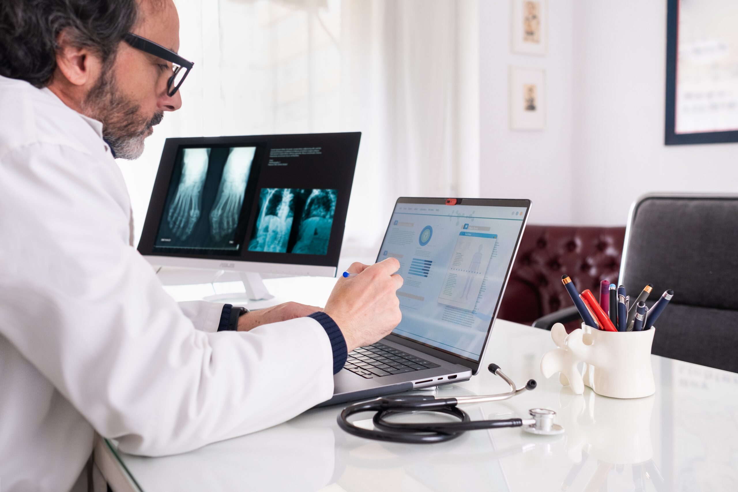 Case Study: How a CRO Exceeded Patient Enrollment Targets with AutoCruitment’s Direct-to-Patient Strategy